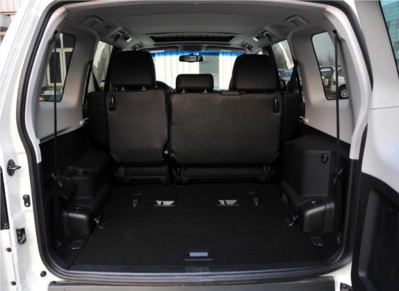 帕杰罗(进口) 2011款 3.0L 精英超越版 车厢座椅   后备厢