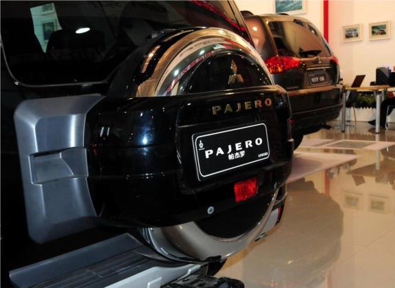 帕杰罗(进口) 2011款 3.8L 三门炫酷版 其他细节类   备胎