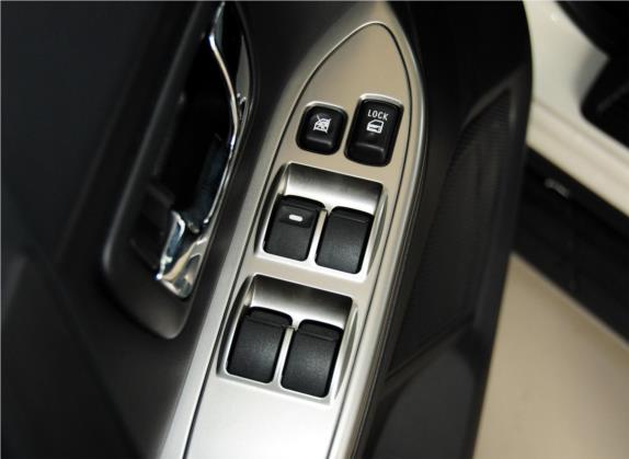 帕杰罗(进口) 2012款 3.8L 旗舰版 车厢座椅   门窗控制