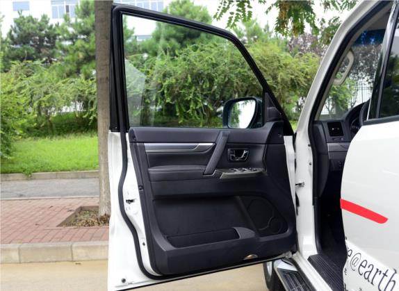 帕杰罗(进口) 2014款 3.0L 精英超越版 车厢座椅   前门板