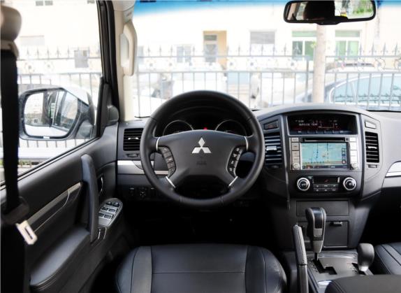 帕杰罗(进口) 2014款 3.0L 精英版 中控类   驾驶位