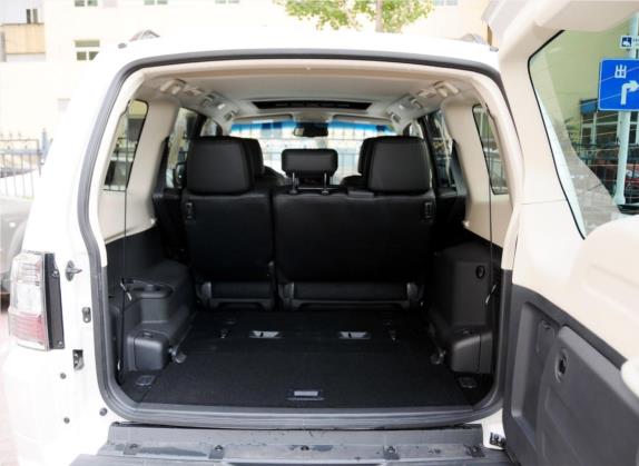 帕杰罗(进口) 2014款 3.0L 精英版 车厢座椅   后备厢