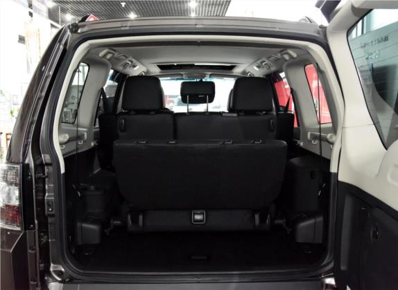 帕杰罗(进口) 2016款 3.0L 自动尊贵版 国IV 车厢座椅   后备厢