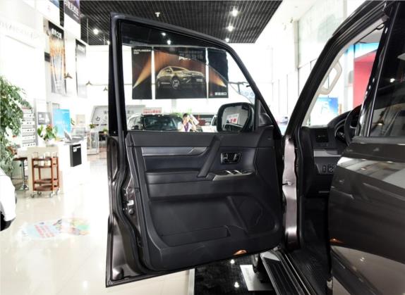 帕杰罗(进口) 2016款 3.0L 自动尊贵版 国IV 车厢座椅   前门板