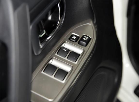 帕杰罗(进口) 2016款 3.0L 自动尊贵版 国V 车厢座椅   门窗控制