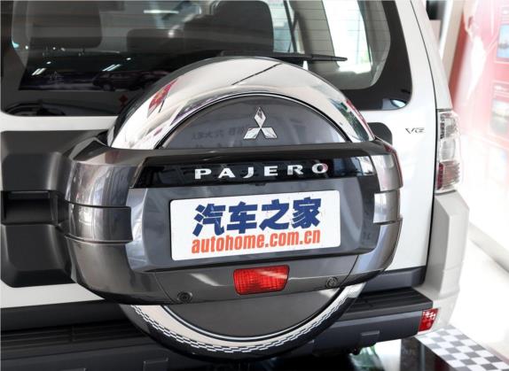 帕杰罗(进口) 2018款 3.0L 自动标准版 其他细节类   备胎
