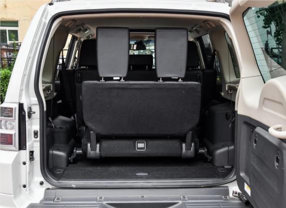 帕杰罗(进口) 2019款 3.0L 自动尊贵版 车厢座椅   后备厢