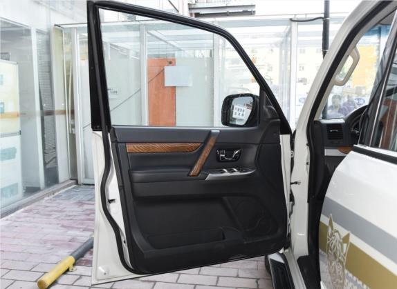 帕杰罗(进口) 2020款 3.0L 自动舒适版 车厢座椅   前门板