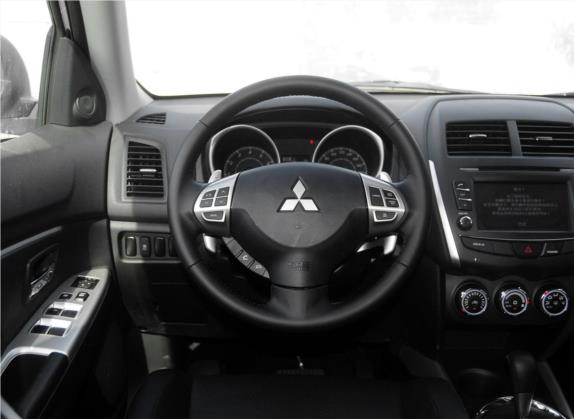 劲炫ASX 2013款 2.0L CVT四驱旗舰版 中控类   驾驶位