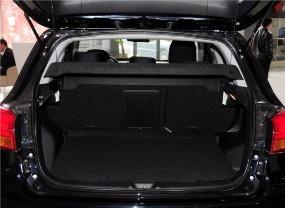 劲炫ASX 2013款 2.0L 手动两驱舒适版 车厢座椅   后备厢