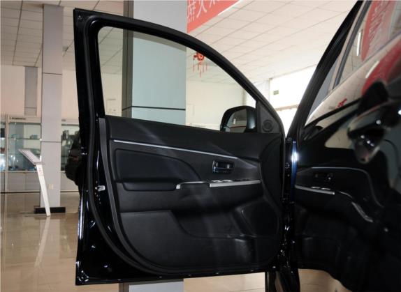 劲炫ASX 2013款 2.0L CVT两驱豪华版 车厢座椅   前门板