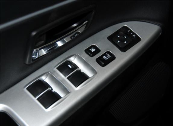劲炫ASX 2013款 2.0L CVT两驱豪华版 车厢座椅   门窗控制