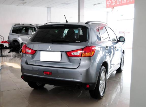 劲炫ASX 2013款 2.0L CVT四驱尊贵版 外观   斜后