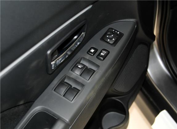 劲炫ASX 2013款 2.0L CVT两驱精英版 车厢座椅   门窗控制