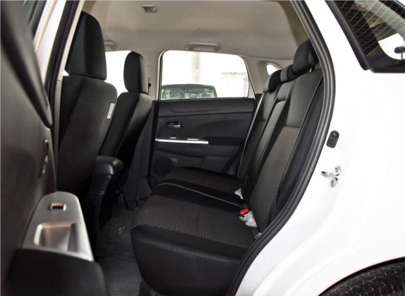 劲炫ASX 2016款 1.6L 手动两驱进取版 车厢座椅   后排空间