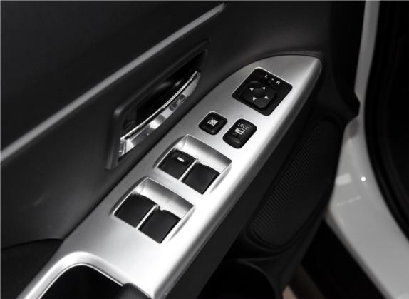 劲炫ASX 2018款 1.6L 手动两驱灵动版 车厢座椅   门窗控制