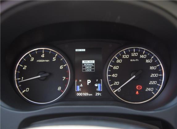 欧蓝德 2016款 2.4L 四驱尊贵版 7座 中控类   仪表盘