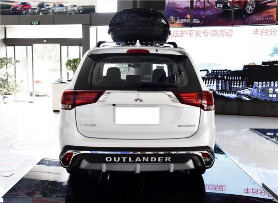 欧蓝德 2018款 2.0L 两驱嘉乐版 7座 外观   正后