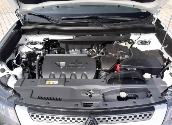 欧蓝德 2019款 2.4L 四驱致尊版 7座 国V 其他细节类   发动机舱
