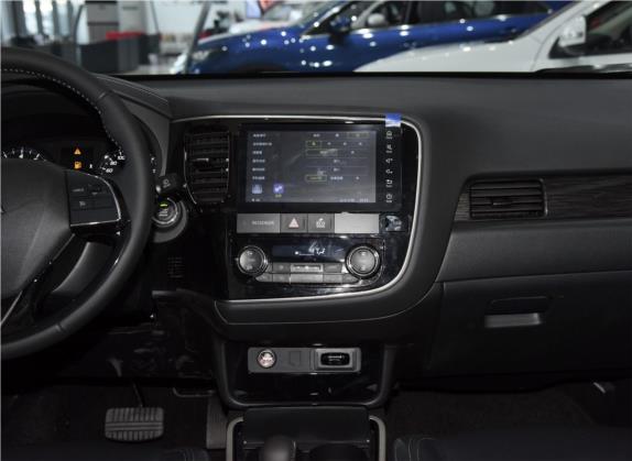 欧蓝德 2019款 2.0L 两驱畅享版 7座 国V 中控类   中控台