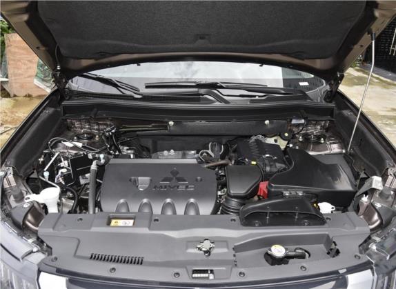 欧蓝德 2019款 2.4L 四驱致享版 5座 国VI 其他细节类   发动机舱