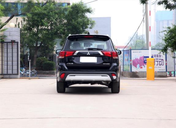 欧蓝德 2020款 2.0L 两驱畅享版 7座 外观   正后