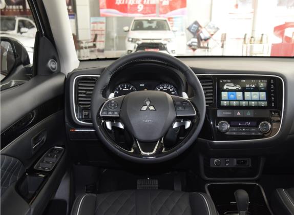 欧蓝德 2021款 2.4L 四驱曜动版 5座 中控类   驾驶位