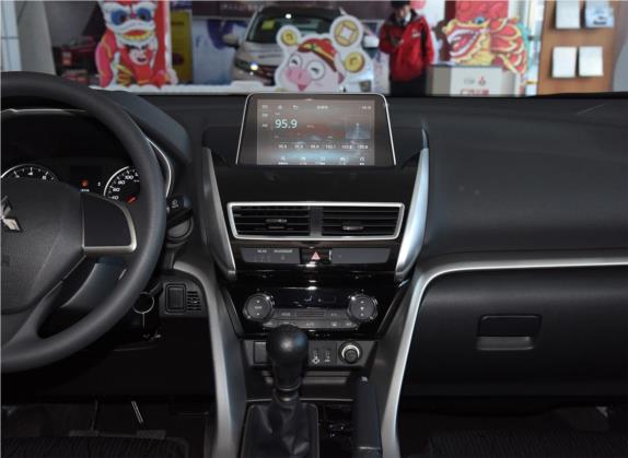 奕歌 2018款 1.5T 手动两驱青春版 中控类   中控台