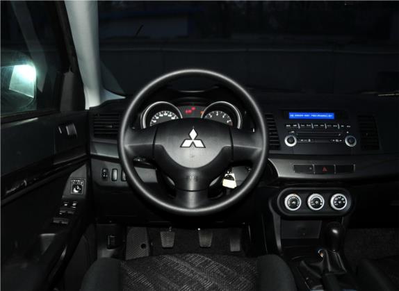 风迪思 2013款 1.6L 手动经典型 中控类   驾驶位