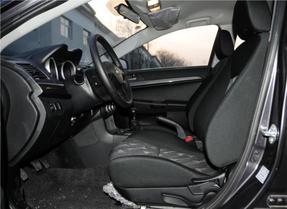 风迪思 2013款 1.6L 手动经典型 车厢座椅   前排空间