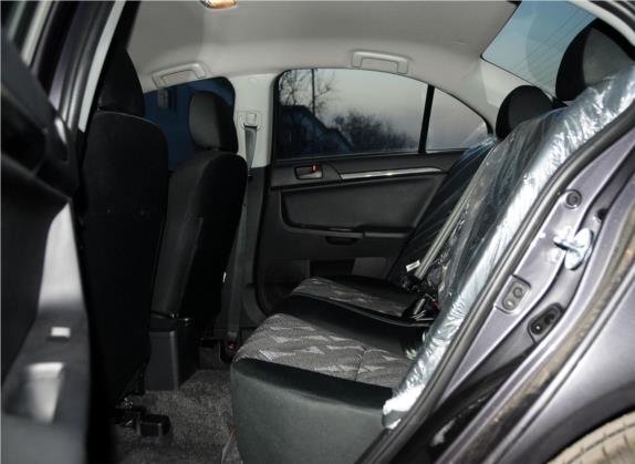 风迪思 2013款 1.6L 手动经典型 车厢座椅   后排空间