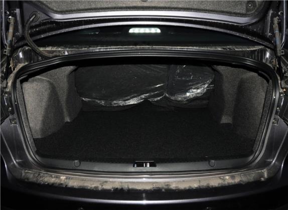 风迪思 2013款 1.6L 手动经典型 车厢座椅   后备厢