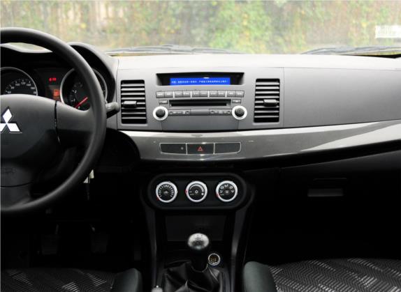 风迪思 2013款 1.6L 手动舒适型 中控类   中控台