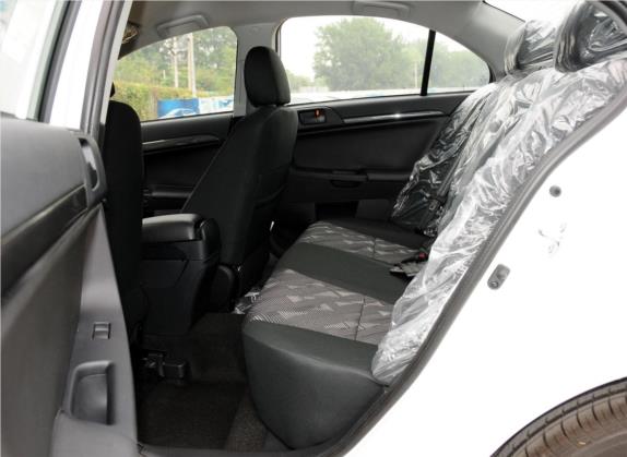 风迪思 2013款 1.6L 手动舒适型 车厢座椅   后排空间