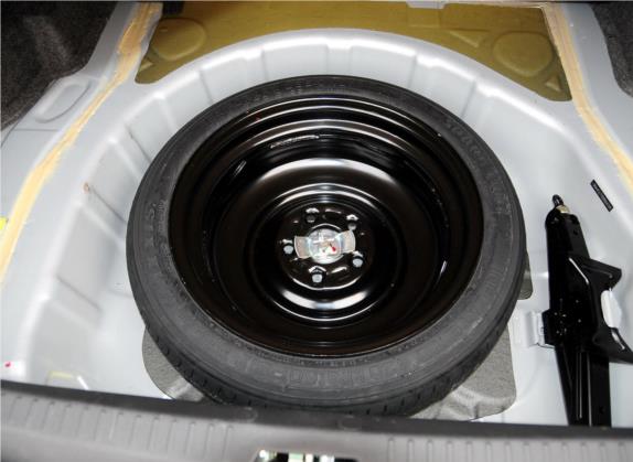 风迪思 2013款 1.8L 手动舒适型 国IV 其他细节类   备胎