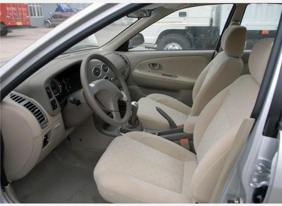 蓝瑟 2006款 1.6L 手动舒适型SEi 车厢座椅   前排空间