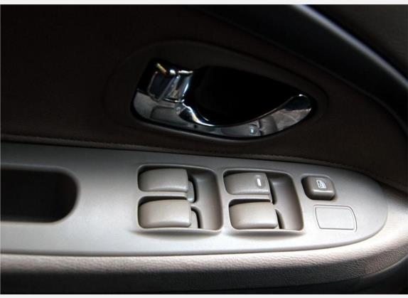蓝瑟 2006款 1.6L 自动豪华型EXi 车厢座椅   门窗控制