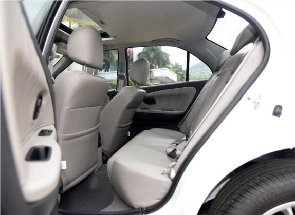 蓝瑟 2015款 1.6L 手动乐购版 车厢座椅   后排空间