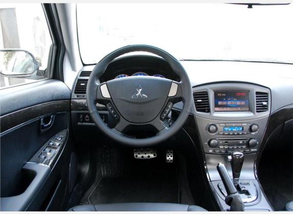 三菱戈蓝 2009款 2.4L 旗舰韵动版 中控类   驾驶位