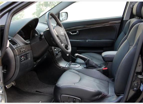三菱戈蓝 2009款 2.4L 旗舰韵动版 车厢座椅   前排空间