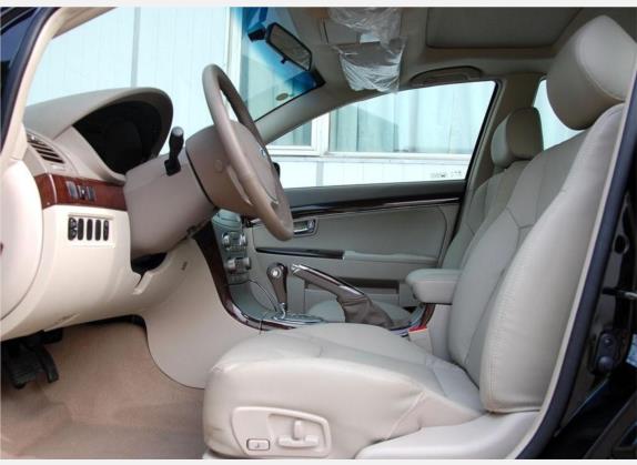 三菱戈蓝 2009款 2.0L 铭仕版 车厢座椅   前排空间
