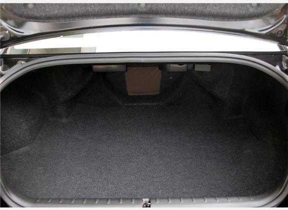 三菱戈蓝 2009款 2.0L 铭仕版 车厢座椅   后备厢