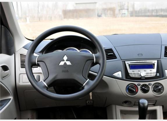 君阁 2008款 2.0L 手动挡经典型 中控类   驾驶位