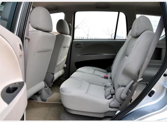 君阁 2008款 2.0L 手动挡经典型 车厢座椅   后排空间