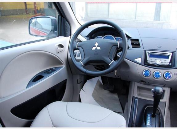 君阁 2008款 2.0L 自动挡豪华型 中控类   驾驶位