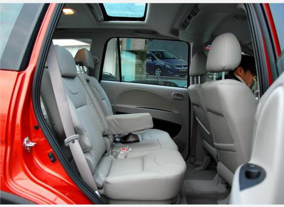 君阁 2008款 2.0L 自动挡豪华型 车厢座椅   后排空间