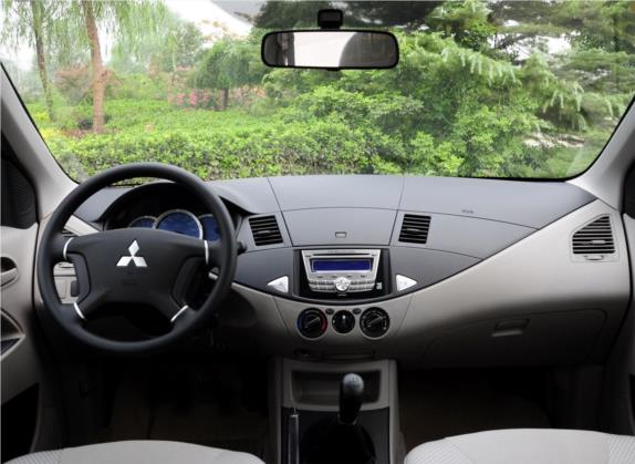 君阁 2011款 2.0L 手动挡经典型 中控类   中控全图