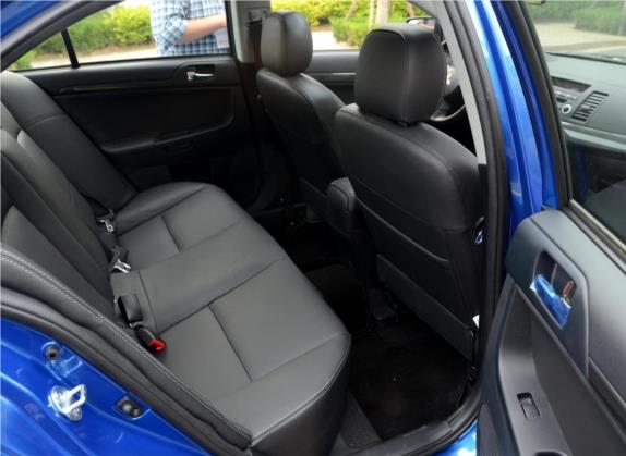 翼神 2011款 致炫版 2.0L CVT旗舰型 车厢座椅   后排空间