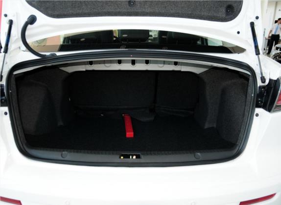 翼神 2012款 致尚版 1.8L CVT豪华型 车厢座椅   后备厢
