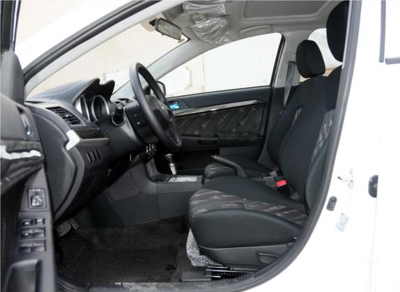 翼神 2013款 时尚版 1.8L CVT舒适型 车厢座椅   前排空间